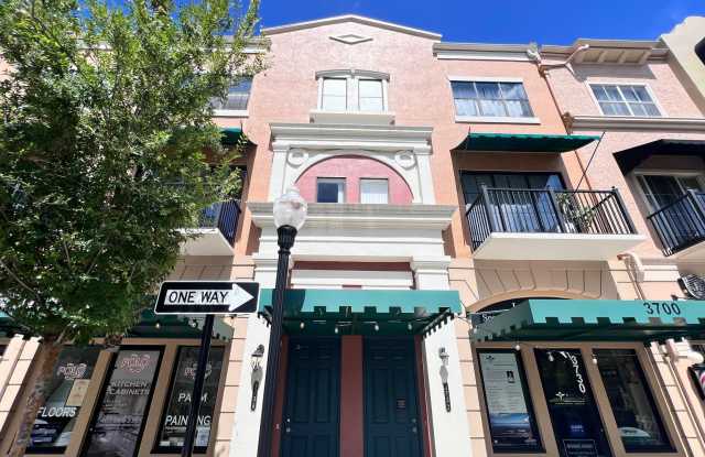 Beautiful 3/2 Townhouse Available !! photos photos