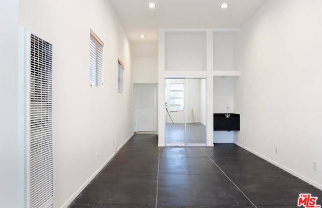 229 WINDWARD Avenue Gallery 2