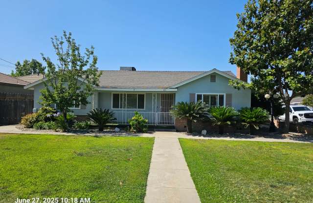 871 E. Merritt Ave. photos photos