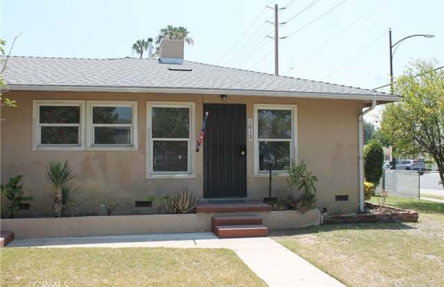 1613 W Victory Boulevard photos photos