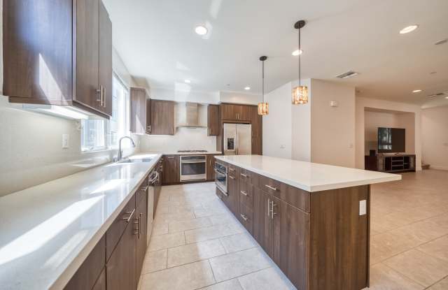 654 N Gramercy Pl - 654 North Gramercy Place, Los Angeles, CA 90004