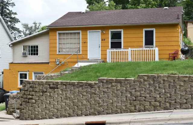 612 Marsh St photos photos