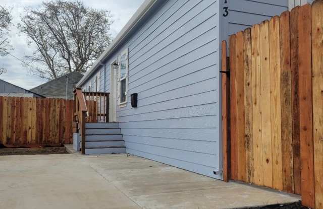 Available soon! 2 bed/2 bath Close to Downtown Lodi photos photos