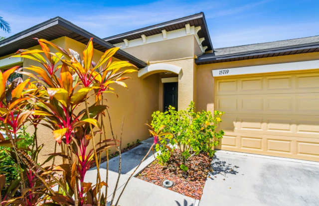 Beautiful Fully Furnished Former Model Home Premier Corner Lot in Cypress Mill photos photos