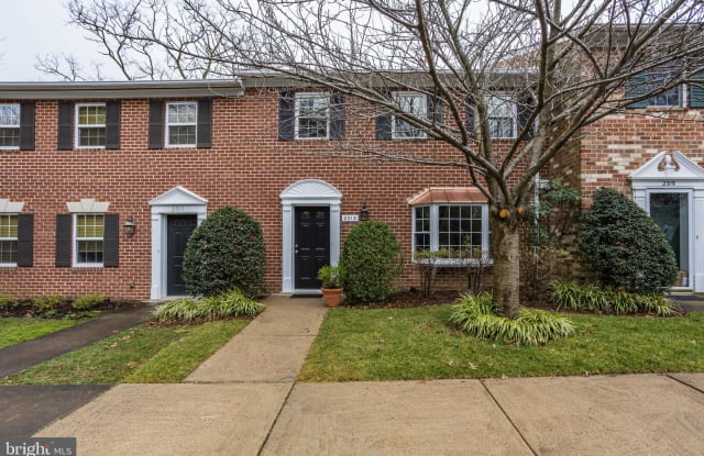 2313 MCGREGOR COURT - 2313 Mcgregor Court, Dunn Loring, VA 22182