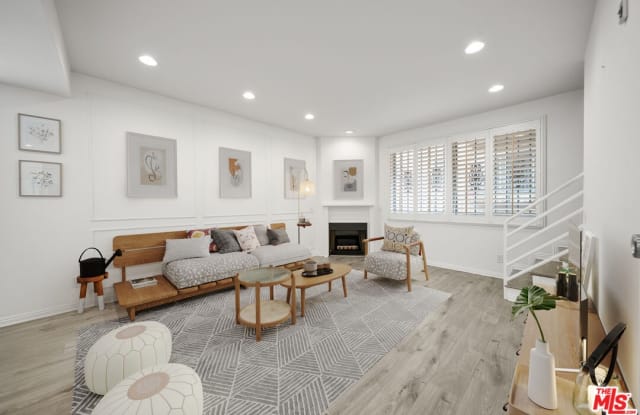 812 N Hudson Ave - 812 North Hudson Avenue, Los Angeles, CA 90038