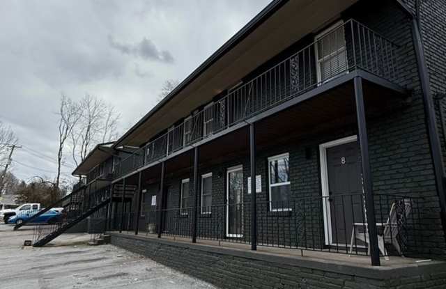 Knoxville 37920 - 2 bedroom, 1 bath apartment - Contact Tara Hayes (865) 242-8010 photos photos