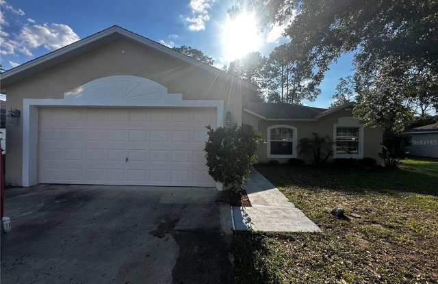 18 RED CLOVER Lane Gallery 2