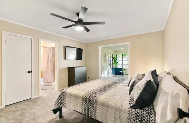 7009 Whispering Oaks Drive Gallery 4
