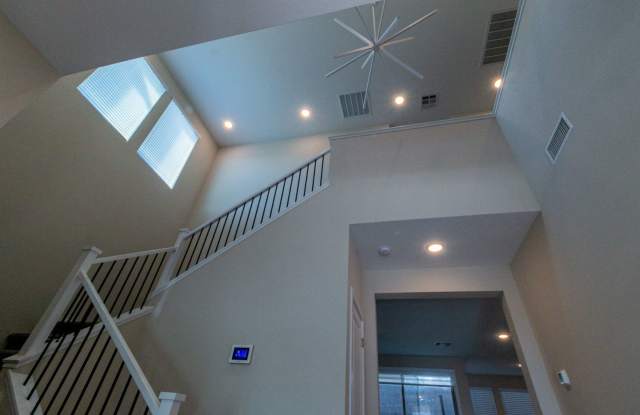 Uniting classic enrichments with modern practicality with This 4 Bedroom In North Las Vegas! Gallery 4