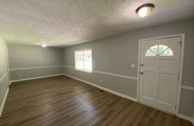Charming Ranch Home in Marietta! Gallery 3
