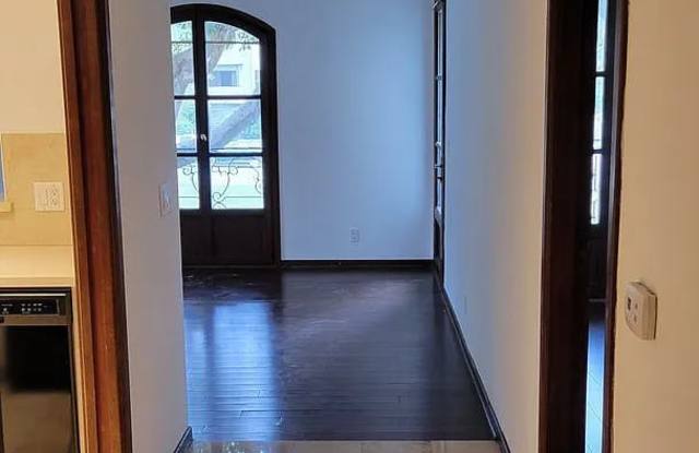 8932 Burton Way Unit 2 Gallery 3