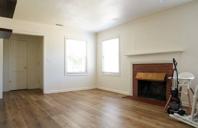 1531 West Mendocino Avenue Gallery 3