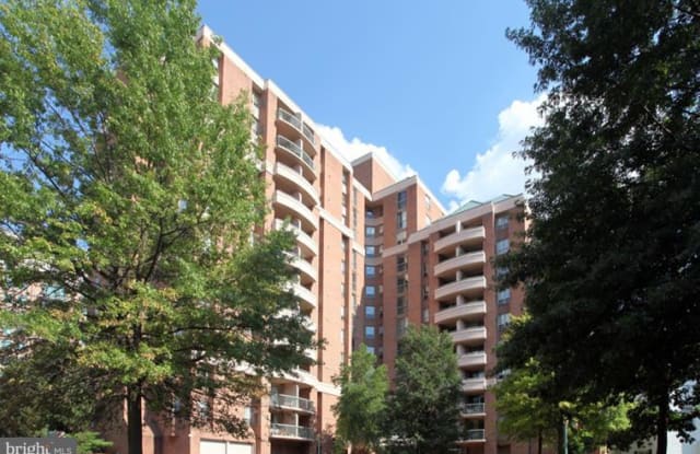 4808 MOORLAND LN #PH-1208 - 4808 Moorland Ln, Bethesda, MD 20814