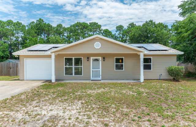Charming Navarre Home on Nearly Half an Acre - 8372 Miranda Street, Navarre, FL 32566