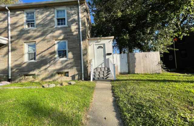 Newly Renovated 3 Bed, 1.5 Bath in Fairview! photos photos