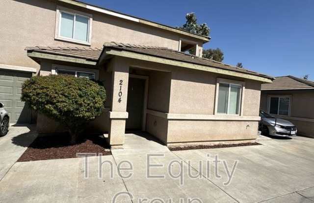 2104 W Lark Ave photos photos