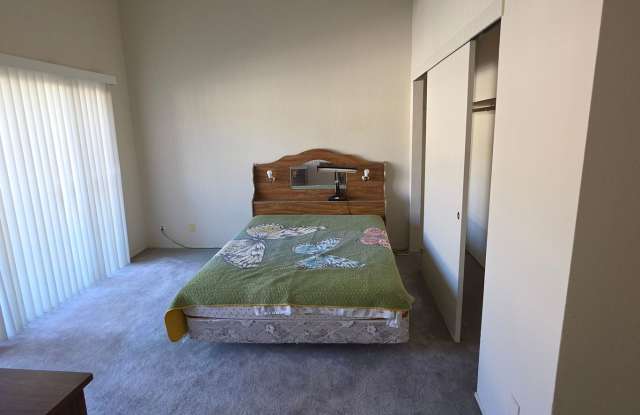 Spacious 3BR Townhome in Gated Evergreen Community Gallery 4