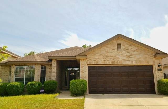Gorgeous Three Bedroom Two Bath Home in Leon Springs! - 8114 Piney Wood Run, Cross Mountain, TX 78255