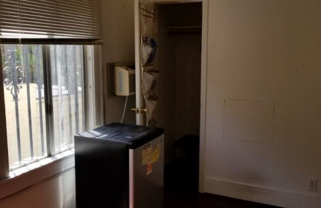 1831 w 11th place - 1831 West 11th Place, Los Angeles, CA 90006