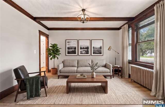 36 Bergen Avenue Gallery 4