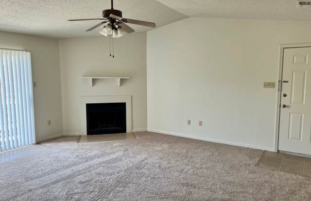 Spacious 2 BR with great location near LSU and downtown Baton Rouge photos photos