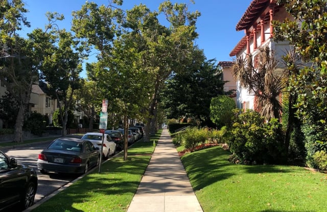 427 North Genesee Avenue - 427 North Genesee Avenue, Los Angeles, CA 90036