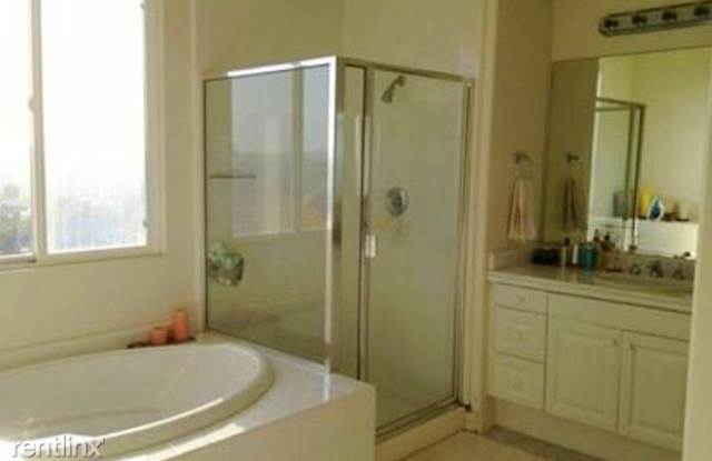 10540 Corte Jardin Del Mar Gallery 2