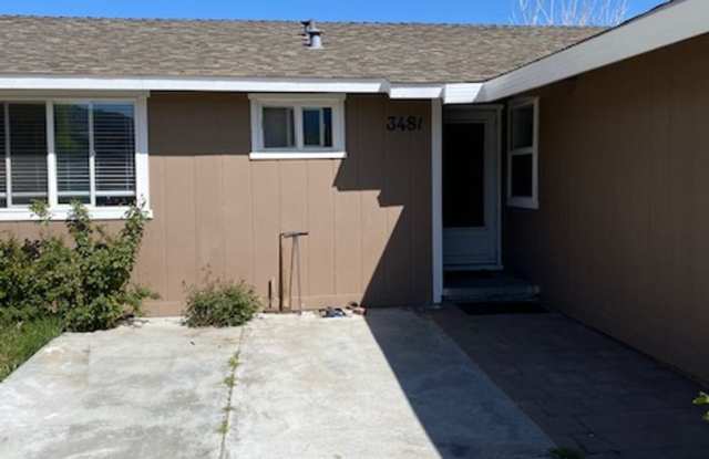 Spacious home on Large Lot photos photos