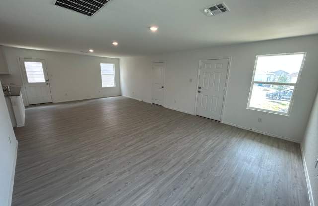 Modern Single-Story Home with Fenced Backyard & Community Pool! Gallery 4