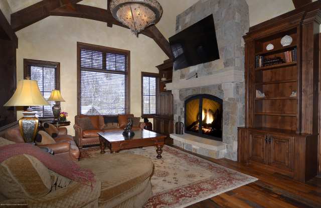 202 Prospector Road Gallery 3