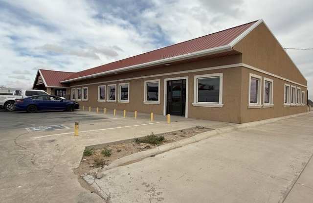 105 FM 1788 unit: 2 photos photos