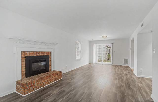 285 MERRIMAC TRAIL UNIT 5 Gallery 3