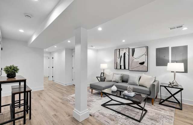 518 Buchanan Street Nw, Basement Gallery 2
