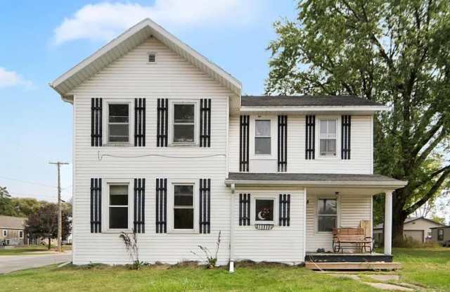 208 South Mill Street - 2 photos photos