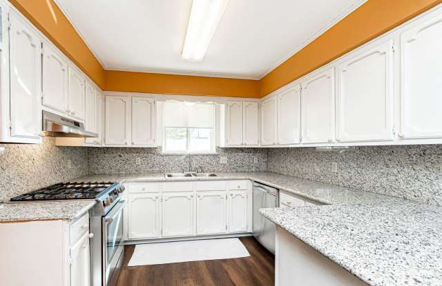 3 Bedroom House near Perkins Rowe photos photos