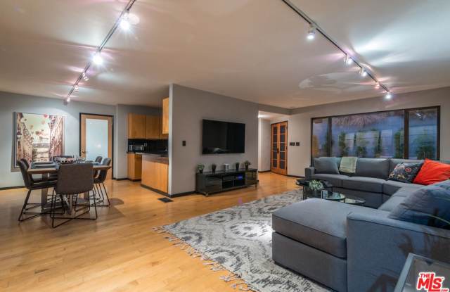 8011 HEMET Place Gallery 4