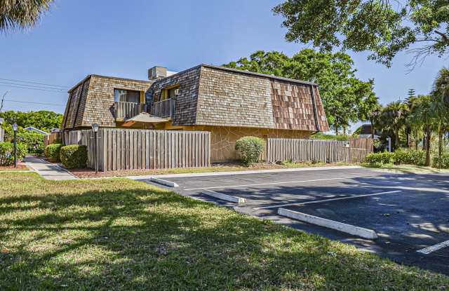 510 N TROPIC Lane Gallery 2