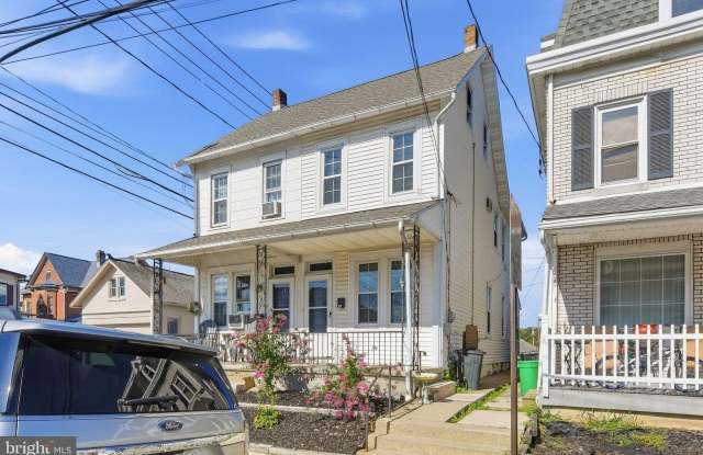 32 N WYOMISSING Avenue Gallery 3
