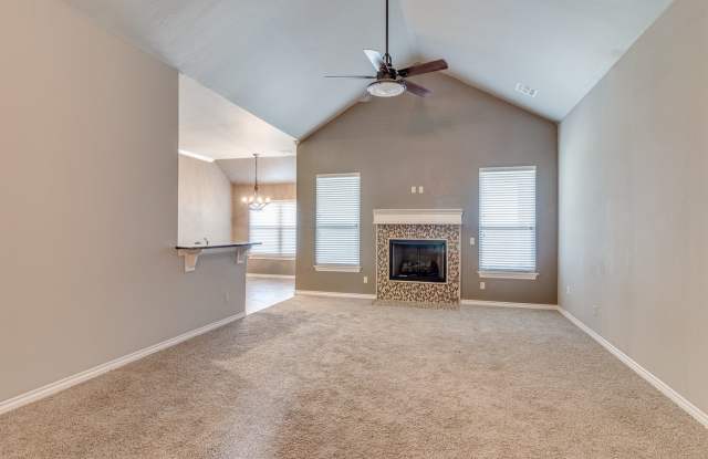4 Bedroom Home - Edmond Schools- Excellent Location Gallery 4