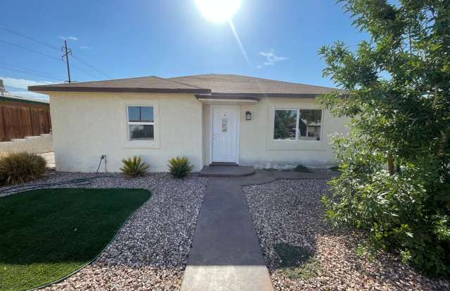 Affordable 2 Bedroom home near Downtown Yuma! photos photos
