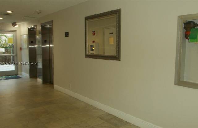 3161 S Ocean Dr Gallery 3
