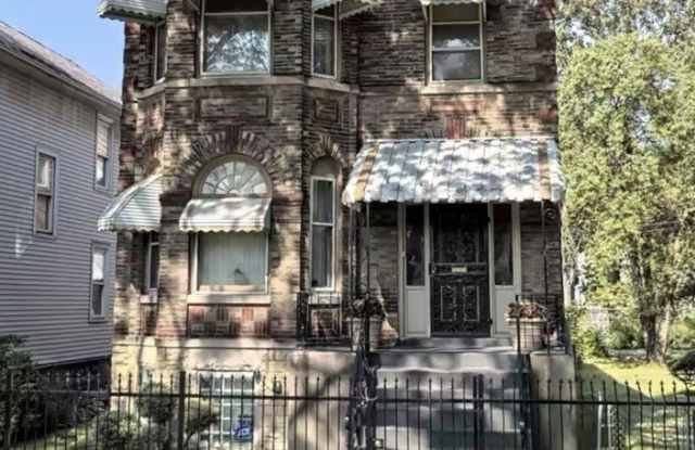 11824 S Stewart Avenue unit: 1 photos photos