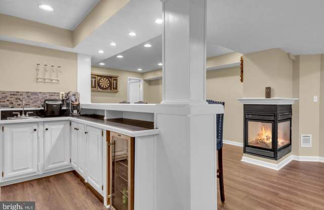 4907 CORDOVA Court Gallery 4