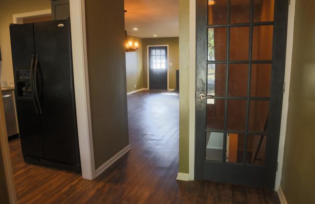 10411 Timberwood Circle Gallery 3