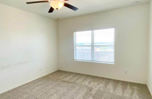Spacious 4 Bed 2 bath in Orchard Ridge Gallery 3