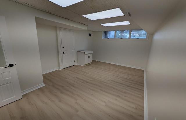 3774 RIDGE Pike Gallery 3