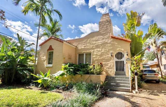 906 Genoa St photos photos