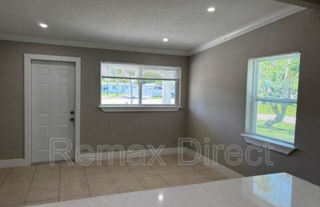5580 Honeysuckle Drive Gallery 2