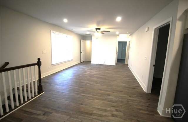 724 W Victory Drive Gallery 4